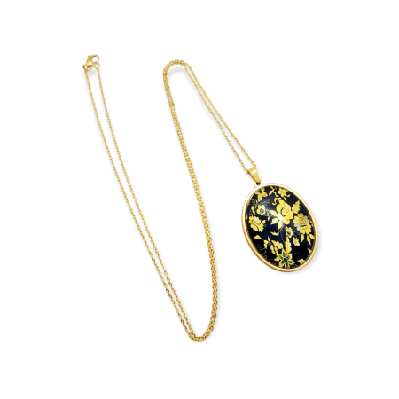 Necklace steel gold flowers background black2